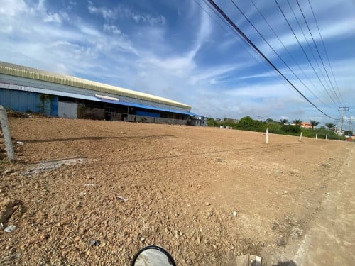 ដីសំរាប់ជួលទីតំាង ចំការដូង គិត1 ម៉ែតការ៉េ 0.6$