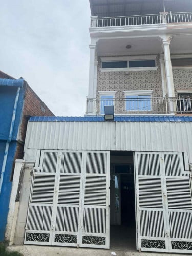 ផ្ទះ​លក់ក្រោយបុរីភ្នំមាស​ តម្លៃ​105,000$