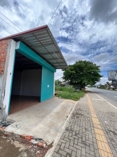 ផ្ទះអាជីវកម្មសម្រាប់ជួល ផ្លូវជាតិ ៦A/ Shophouse for rent