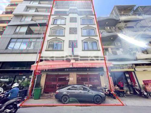 ផ្ទះអាជីវកម្មសម្រាប់ជួលនៅក្បែរវាំង / Shophouse for rent near Toyal palace