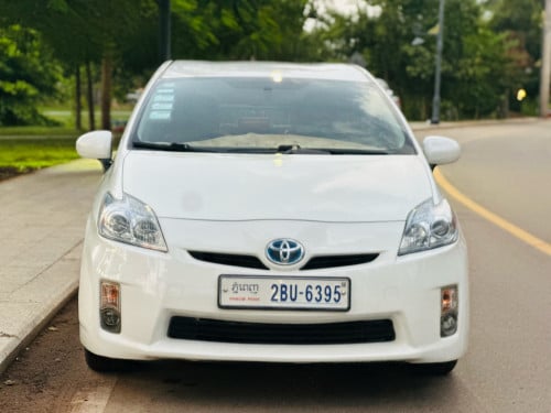 ជំរាបសួរបងប្អូនចង់បានឡានស្អាតធានាជូនToyotaPrius2011Option3JBLម្ចាស់ដើមទី1 តំលៃដាច់សៀមរាប