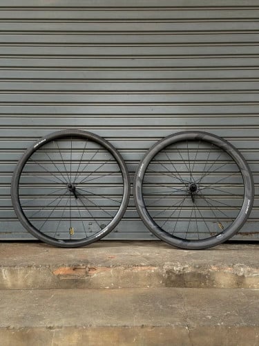 ខ្នងកាបោនកង់គួក Visp Builder ប្រាំងដង្គៀបដូចថ្មី 99%