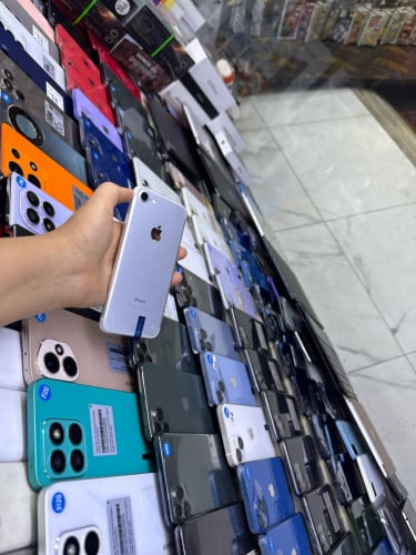 IPhone 7 ស្អាតសំនុំស្រុីន