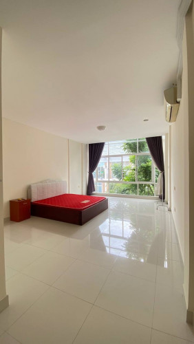 SH【#金边房屋出租  #出租】# 病发成 #一号路 房屋出租 /Shop House For Rent