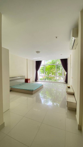 SH【#金边房屋出租  #出租】# 病发成 #一号路 房屋出租 /Shop House For Rent