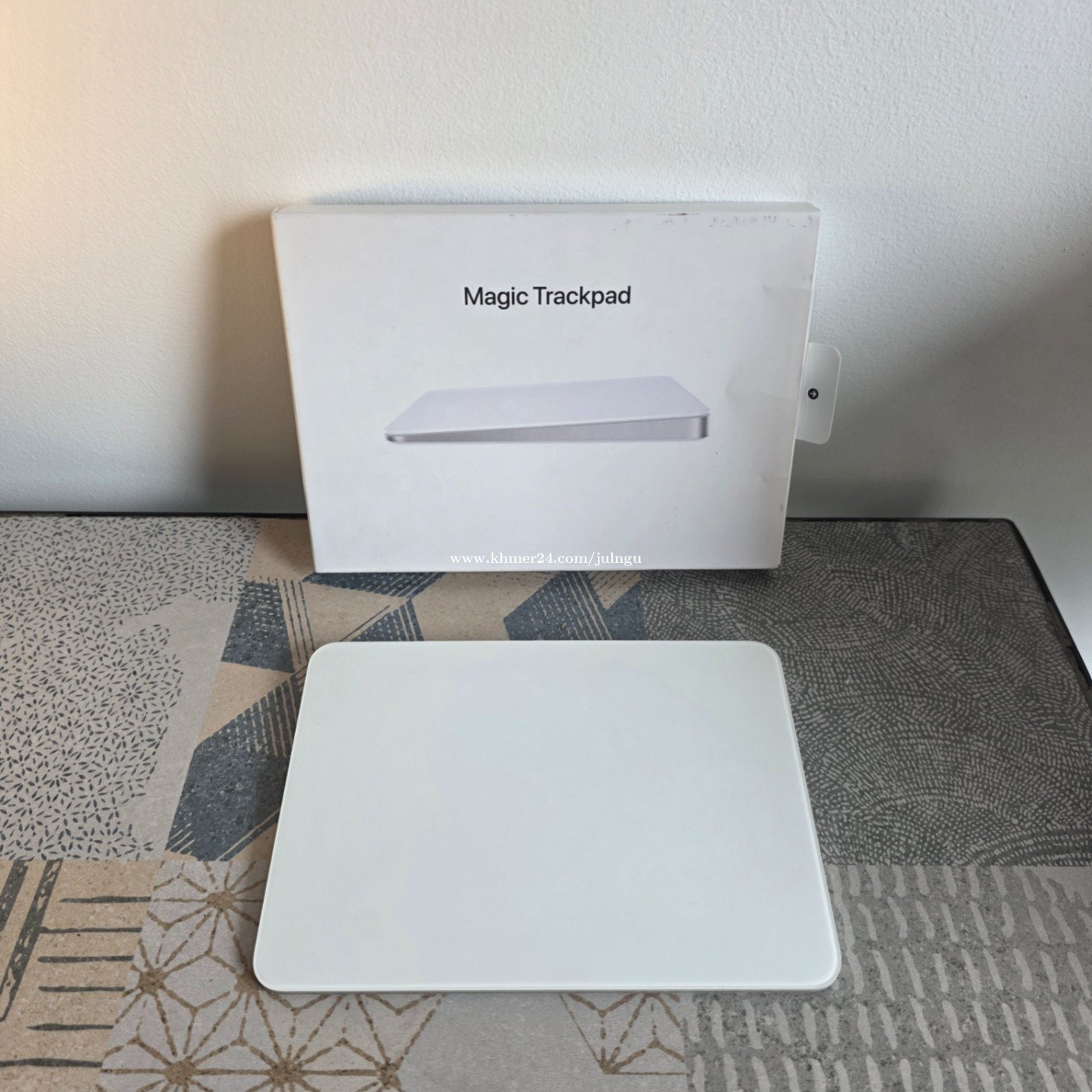 Apple Magic Trackpad lightening Apple Magic Trackpad - White