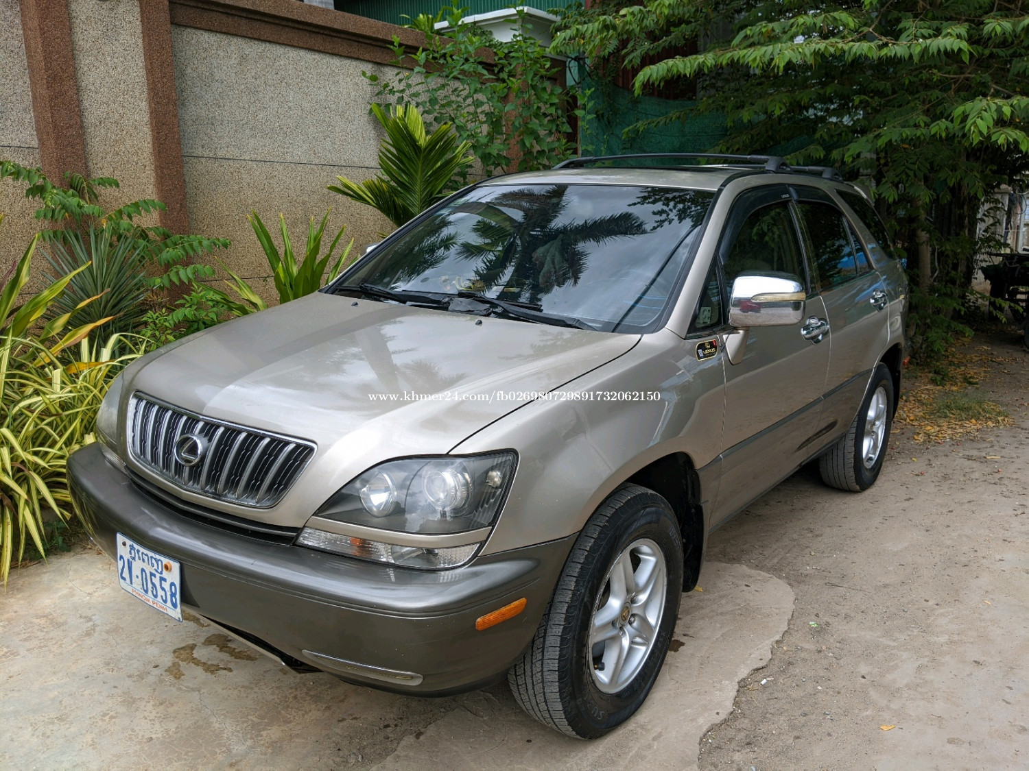 Lexus RX300 ឆ្នាំ២០០០ price $8600.00 in Preaek Pra, Chbar Ampov, Phnom ...