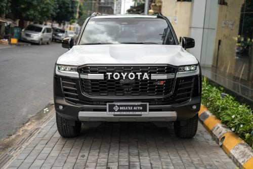 𝐓𝐨𝐲𝐨𝐭𝐚 𝐋𝐚𝐧𝐝 𝐂𝐫𝐮𝐢𝐬𝐞𝐫 𝐓𝐰𝐢𝐧𝐓𝐮𝐫𝐛𝐨 𝐆𝐑-𝐒𝐏𝐎𝐑𝐓