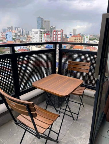 តុកៅអីកាហ្វេរជើងបត់