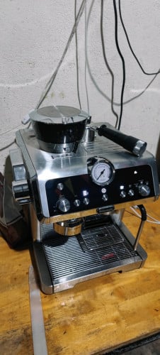 ម៉ាស៊ីនឆុងកាហ្វេ DELONGHI  ec9355