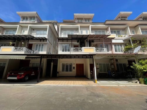 4 Bedrooms For Rent in Peng Hout Beoung Snor