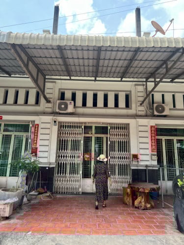 ផ្ទះលក់នៅក្រោយវត្តនិរោធ