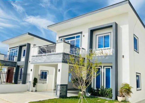 វីឡាកែង បែរមុខទៅកើត លក់បន្ទាន់