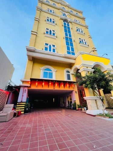 សណ្ឋាគារជួល​ ឬលក់បន្ទាន់​ ៖​ ជិតផ្សារដីហ៊ុយ​  នៅភ្នំពេញថ្មី