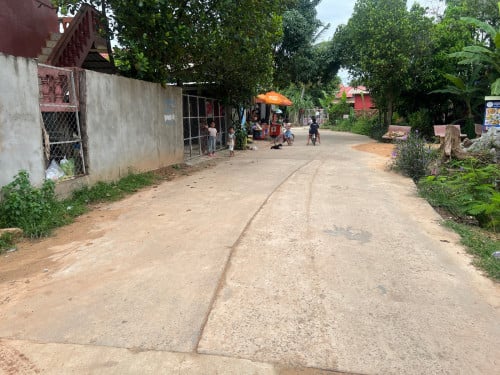 ដីលក់ស្អាតធ្វើជាផ្ទះល្វែងជួលស្អាត់ខ្លាំជិតក្រុង