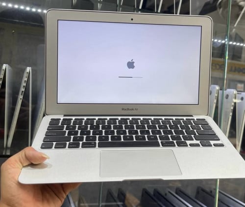 លក់MacBook Air 2010 $165