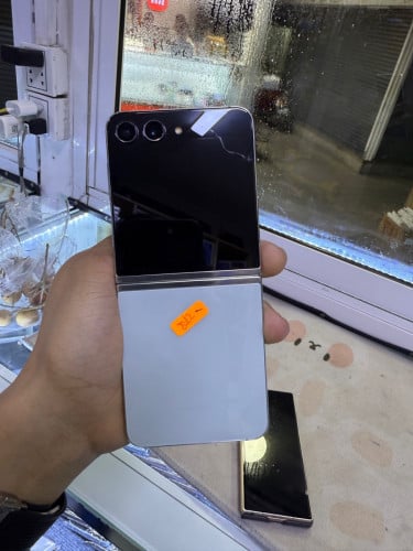 Samsung zfilp 5 512G ក្រុមហ៊ុន ស្អាត99.99%