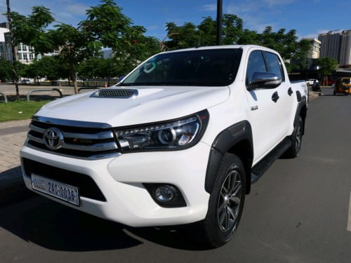 TOYOTA HILUX​ REVO 017