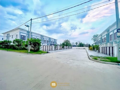 ផ្ទះជួល180$/ខែ