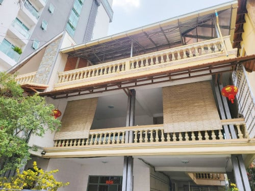 លក់បន្ទាន់វីឡាតម្លៃល្អ ទីតាំងBKK1 | Urgent Sale Villa in BKK1