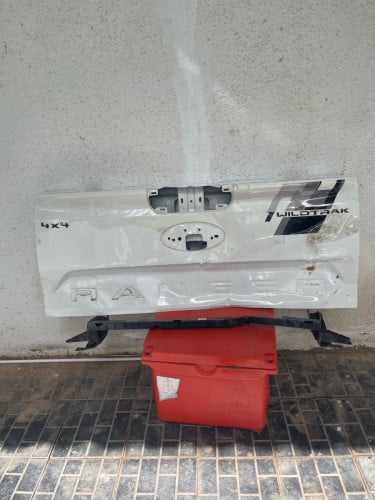 ទ្វាទ្រុងក្រោយ Ford 2023 សុីន 100%