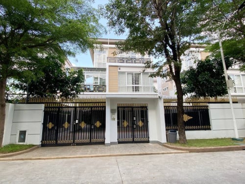 វីឡាJasminaសម្រាប់ជួលនៅបុរីប៉េង ហួតបឹងស្នោរ | Jasmina villa for rent at Borey Peng Huot BSN