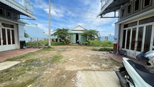 ๐ฆHouse Available for Urgent Sale at a Special Price (Negotiable).