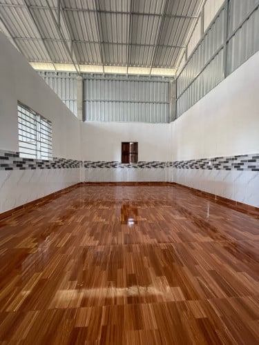 ឃ្លាំងសម្រាប់ជួល ១២x២៨ m^2 ត្រាំកក់ តាកែវ