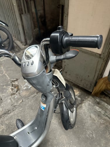 លក់មូតូអាគុយYAMAHA ទើបយកចេញពីទូ អត់តាន់ធ្វើ90%