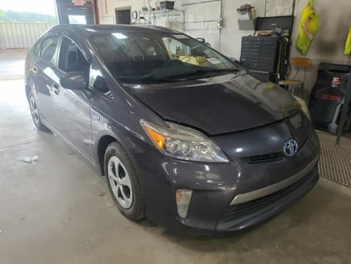 2012 ToyotaPrius Plug-in ឡានDelear ថ្មីណាស់