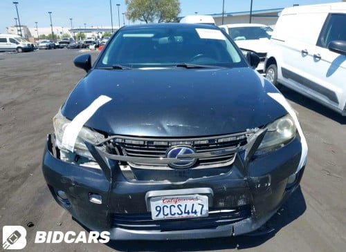 CT 200h 013 full option សាង $15,500