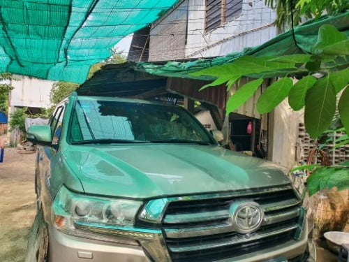 Land Cruiser 2009 ឡើង 2020 និង Lexus IS 2006 លក់/ដូរ+$