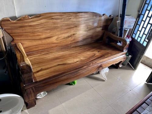 សាឡុងឈើច័ន្ទគិរី មាំខ្លាំង