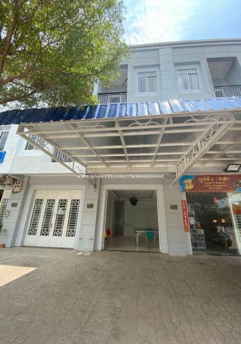 ផ្ទះលក់បន្ទាន់ក្ន្ក្ងុងបុរីទួលសង្កែអរិយក្សត្រឆ្លងដរពីកោះពេជ្រត្រឹម2kmតម្លៃលក់135000ចរចារ