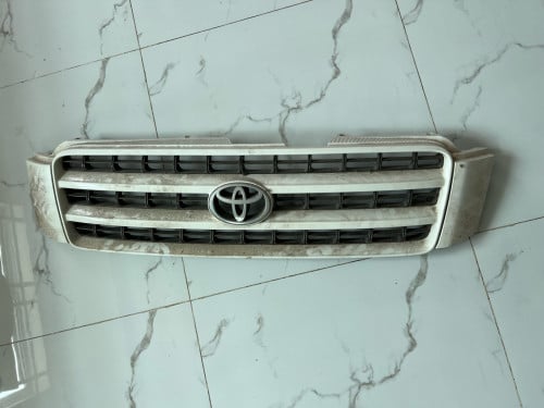 ប៉ាណា Highlander 01-03. ពណ៌ស ថ្នាំសុីន នៅថ្មីស្អាត 30$