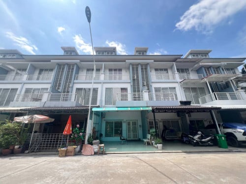 វីឡាកូនកាត់ LAសម្រាប់ជួលបុរីប៉េងហួត បឹងស្នោរ | LA villa for Rent at Borey Peng Houth Boeung Snor