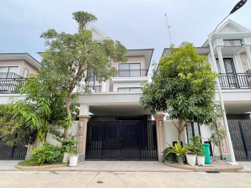 វីឡាភ្លោះសម្រាប់ជួល | Twin Villa For Rent In Borey Penghout The Star Mera Garden 50m