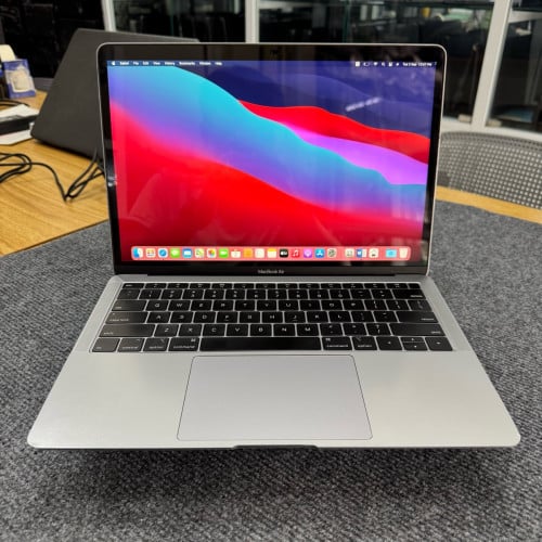តម្លៃៈ​ 🎉319$🎉 Macbook Air 13-inch 2019