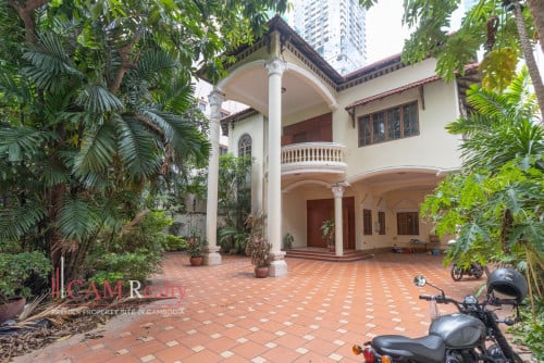 5 Bedroom Villa For Rent in BKK1 - Phnom Penh