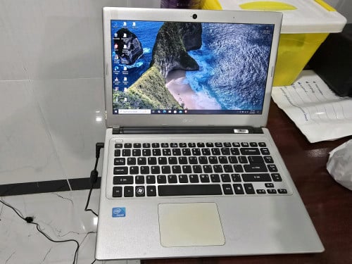 Acer ram 8g HHD 500g