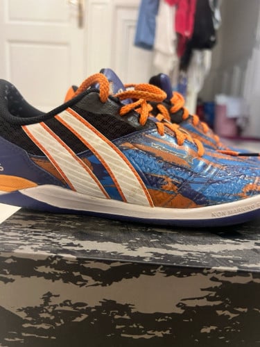 Futsal boots ហ្វូតសាល