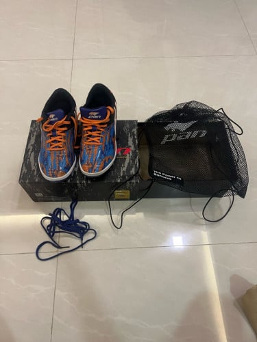 Futsal boots ហ្វូតសាល