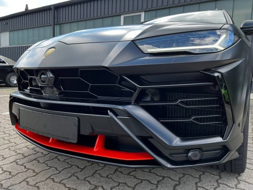 Urus Graphic capsule