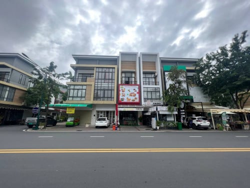 ផ្ទះអាជីវកម្ម លើផ្លូវធំក្លាស្ទ័រ សម្រាប់ជួល-  បុរីប៉េងហួតបឹងស្នោ