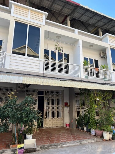 ផ្ទះ​លក់​តម្លៃ​ក្រោម​ទីផ្សារ​