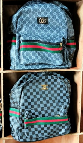 កាបូប​ស្ពាយក្រោយ