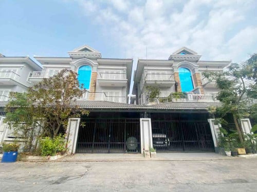 វីឡាភ្លោះ1គូរសម្រាប់ជួល | Two Twin Villa for Rent in Borey Vimean Phnom Penh project10