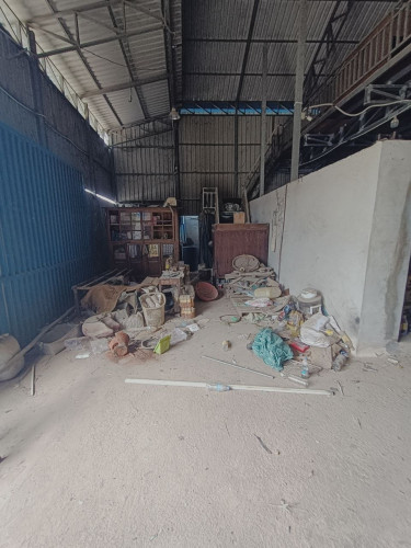 ឃ្លាំង​ជួល​បន្ទាន់​ 300m2