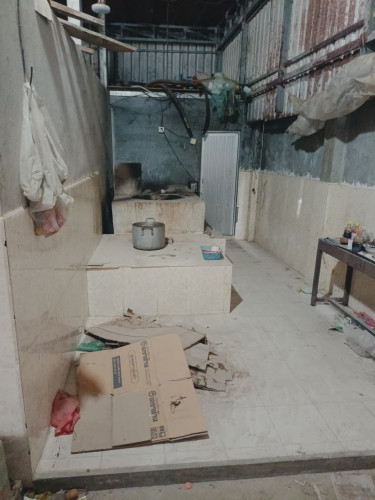 ឃ្លាំង​ជួល​បន្ទាន់​ 300m2