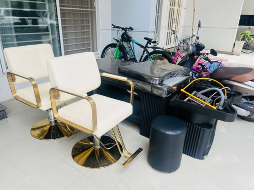 គ្រែកក់សក់ & កៅអី ថ្មី 99%